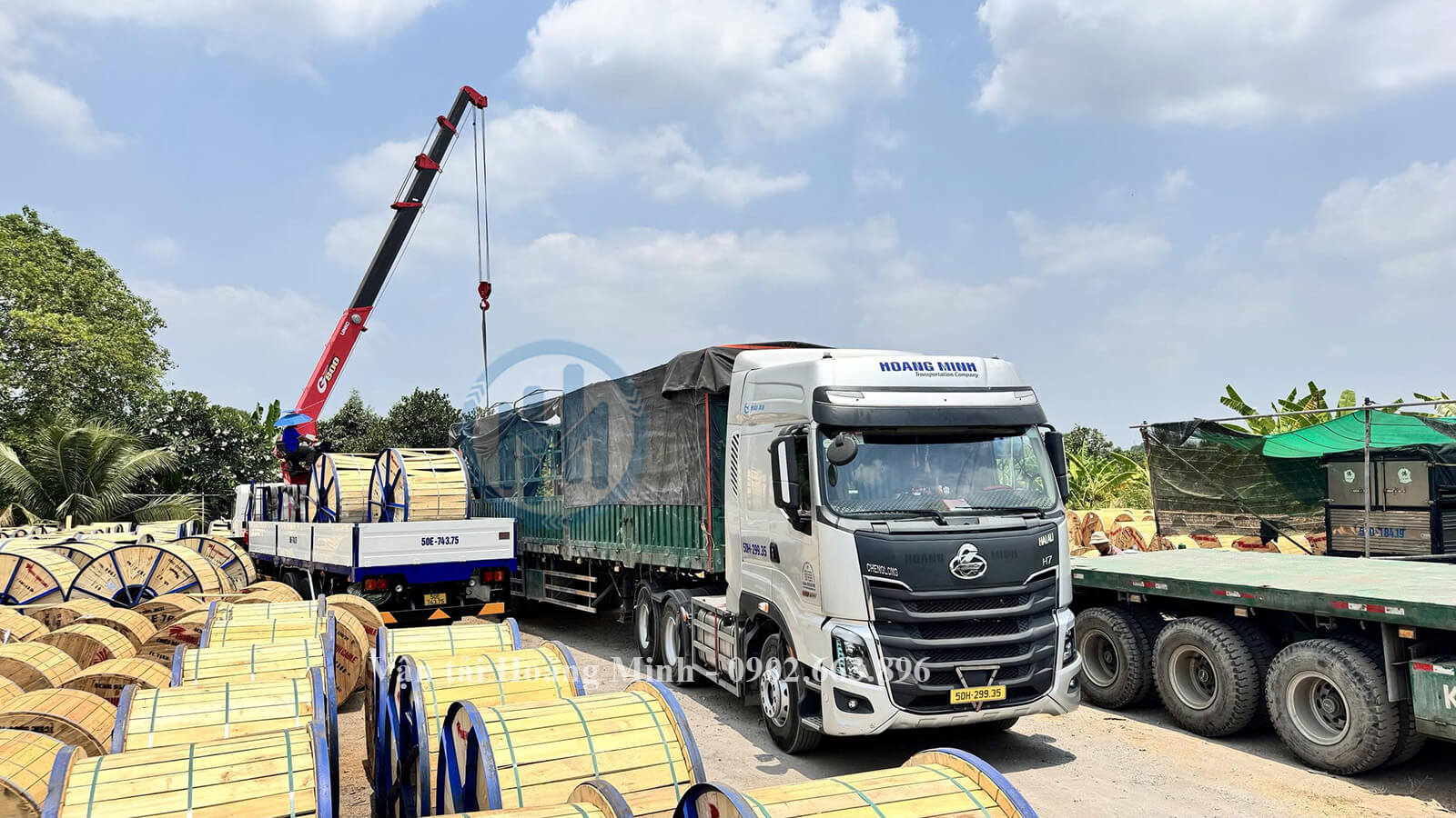 Xe cẩu thi công đảm bảo an toàn tại Bình Dương