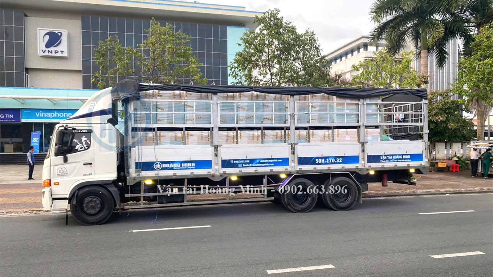 Xe tải vận chuyển hàng tiêu dùng cho doanh nghiệp tại Tiền Giang